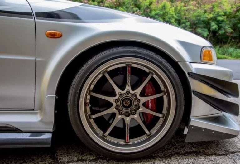 Необычные материалы в производстве дисков и шин: что выбрать