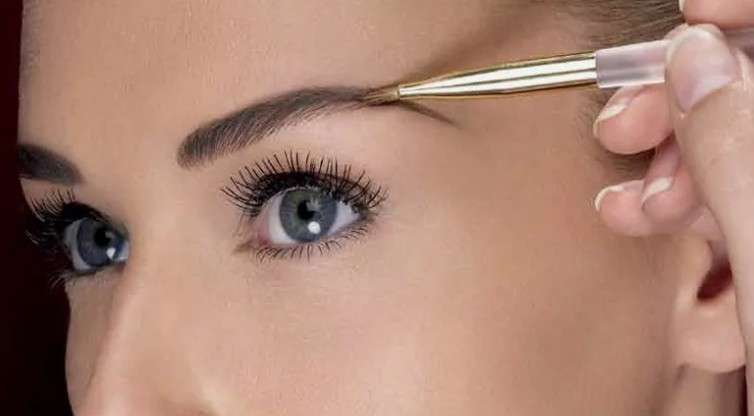 Брови и ресницы: комплексный уход