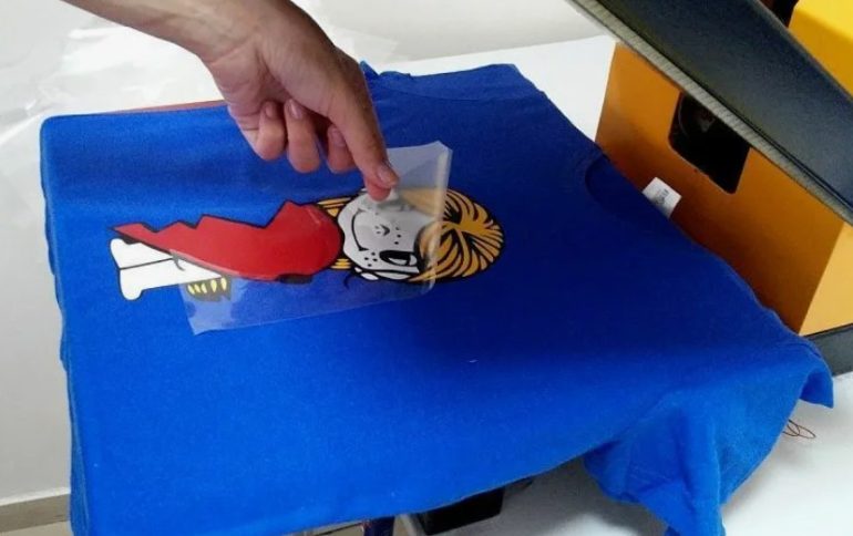 Нанесение логотипа на футболки: сублимация или шелкография — что выбрать для команды